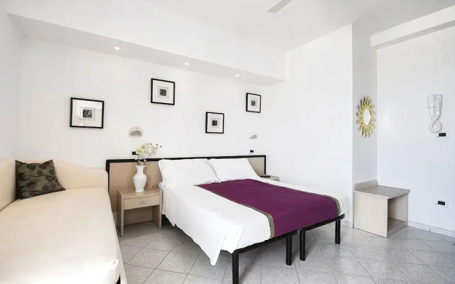 Hotel Thea