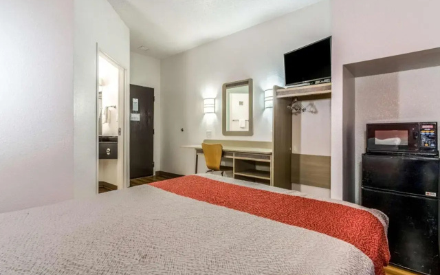 Motel 6 Charlotte 1417
