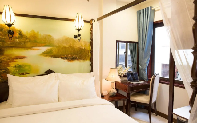 Ancient Lane Hotel