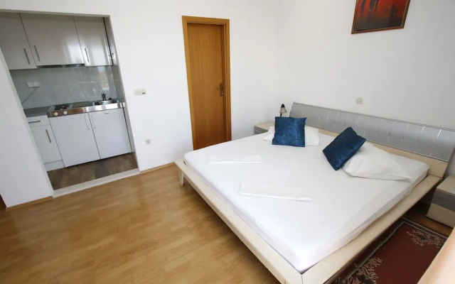 Kiwi Apartment