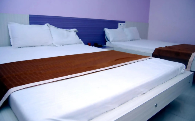 Hotel Rajadhiraj