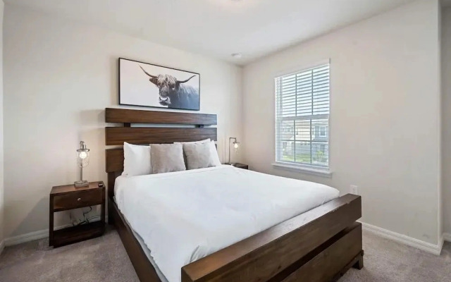 2211 Lelani Circle