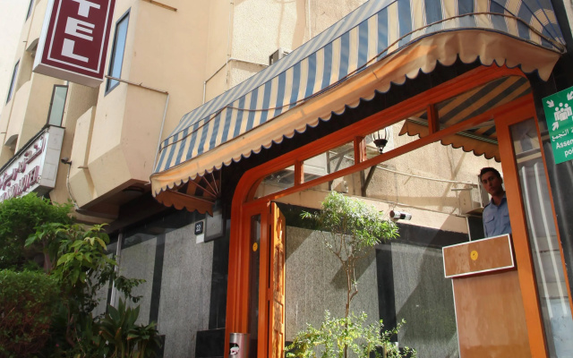 OYO 270 Dream Land Hotel