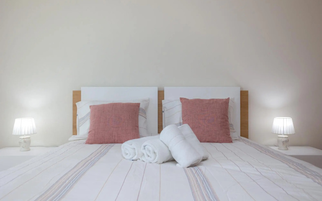 Buarcos Sunset Apartment by Rent4all