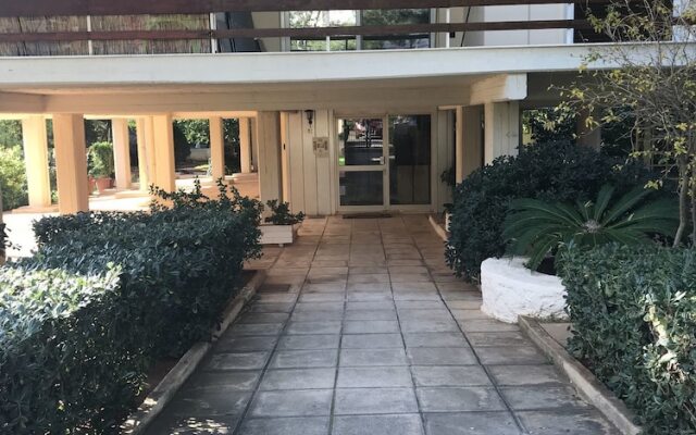 Апартаменты Perfect sea view apartment in Voula вид на фасад