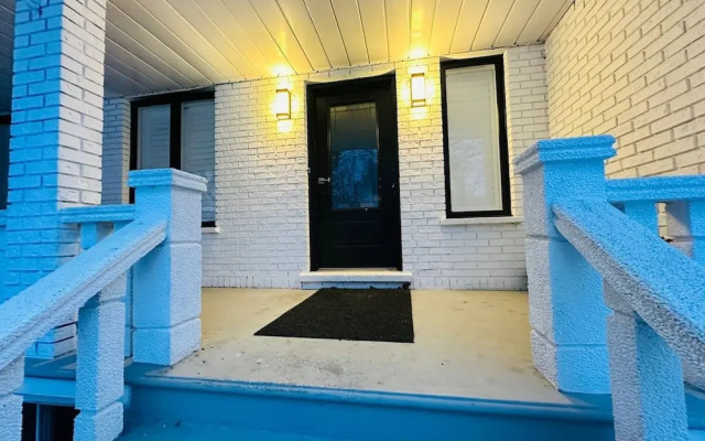 Cozy Modern 3BR With Free Parking Fast Wifi