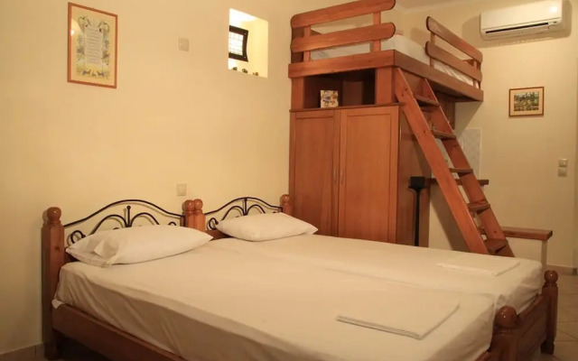 Aigiali Rooms