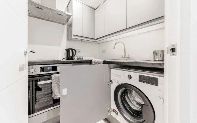 Stay 2 - Central - Parking - Near Transport - Wifi