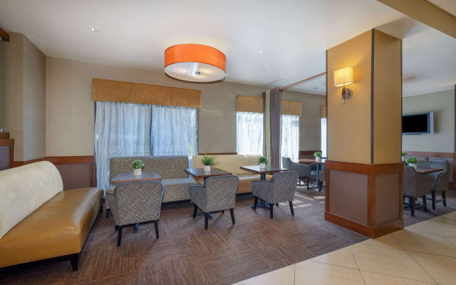 Wyndham Garden Kansas City Airport