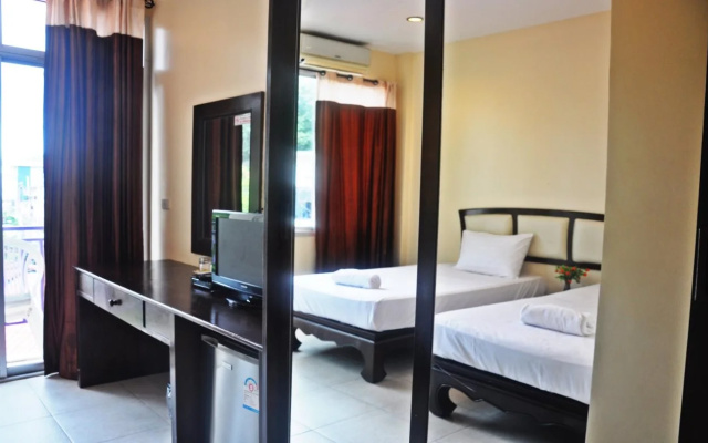 Kata Inn Guesthouse & Restaurant