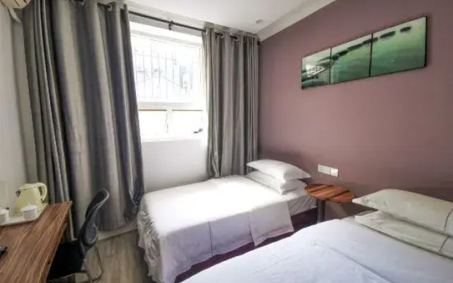 Chengdu Zhengfu Thatched Cottage Inn