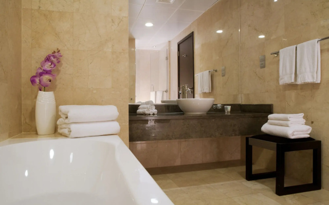 Отель Nassima Tower Hotel Apartments