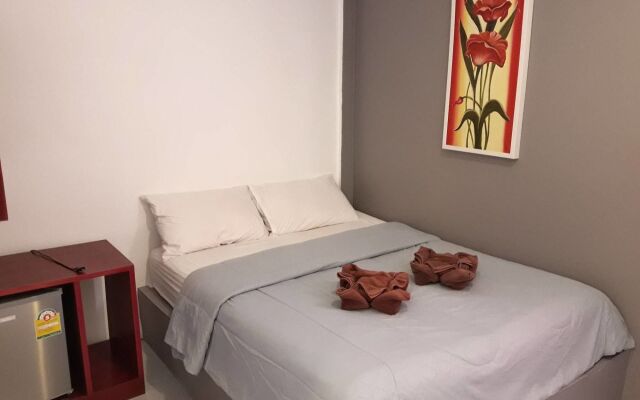 Lanta Hugs and Hostel Ланта вид на фасад