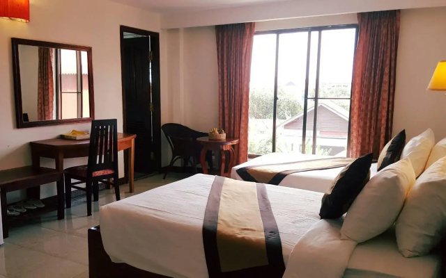 Grand Riverview Boutique Hotel