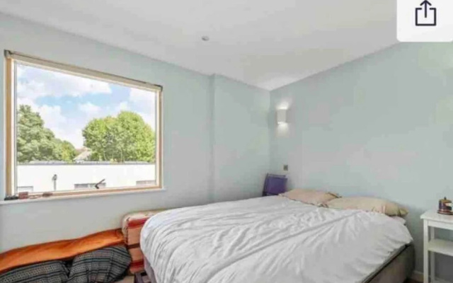 Impeccable 2-bed Apartment in London