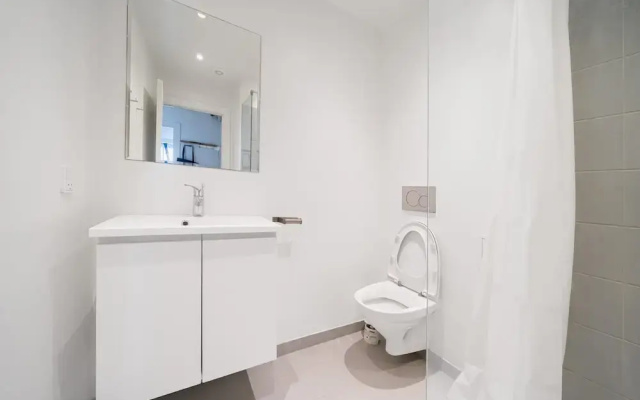 Refurbished 1-bed Close to Metro and Airport