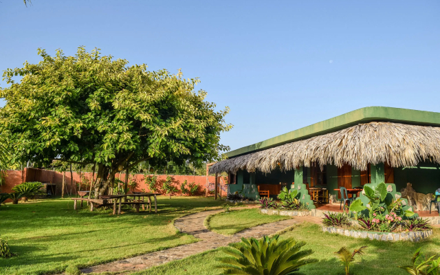 CHALET TROPICAL Hotel & Pool Bar Restaurant