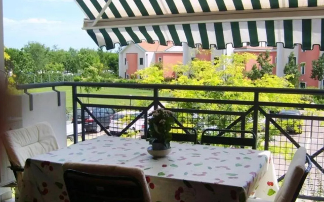 Sunny Apartment On The Sea