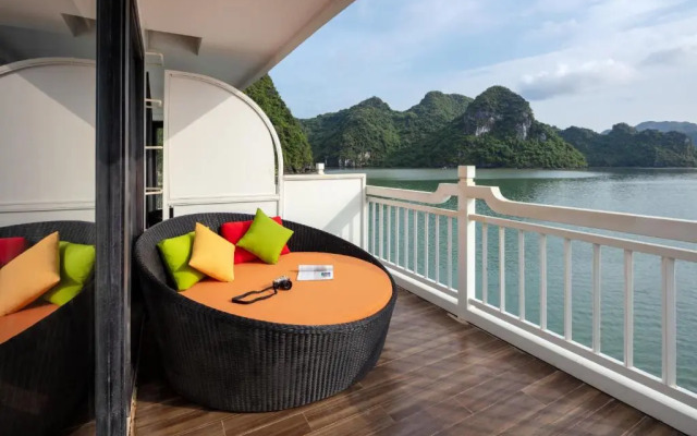 Verdure Lotus Classic Cruise on Lan Ha Bay