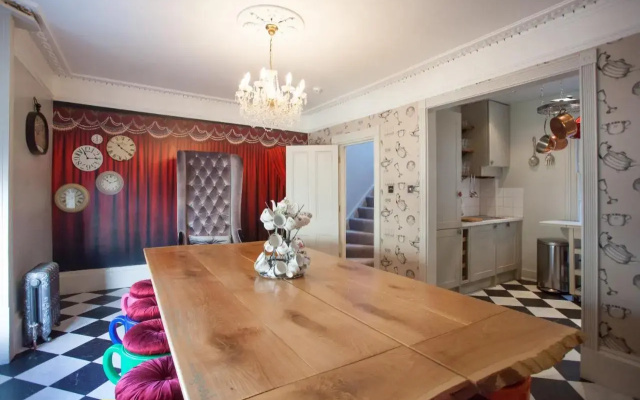 Wonderland House