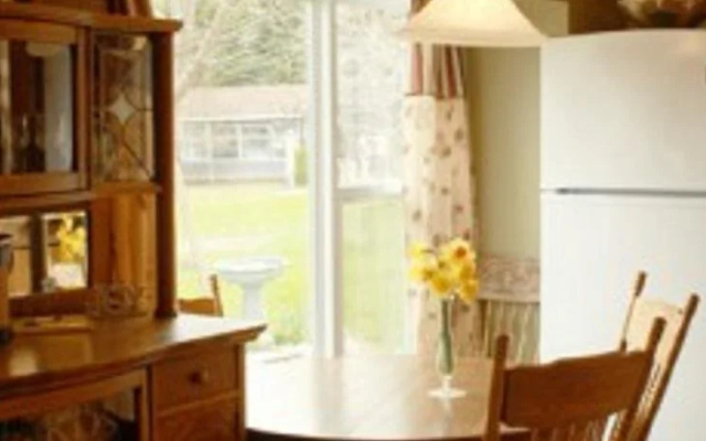 Little Island Lake Guest Suite