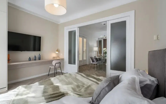 Refined & Spacious 3-Bedroom Flat Near Cismigiu, Balcony with Boulevard Views