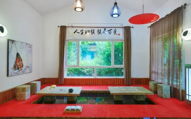 Manpu Tianmu Yangyan Hot Spring Hotel (Zhenbeibao Western Studios See Helan Performing Arts Town)