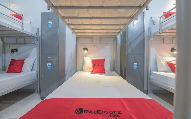 Populair Hostel by RedDoorz