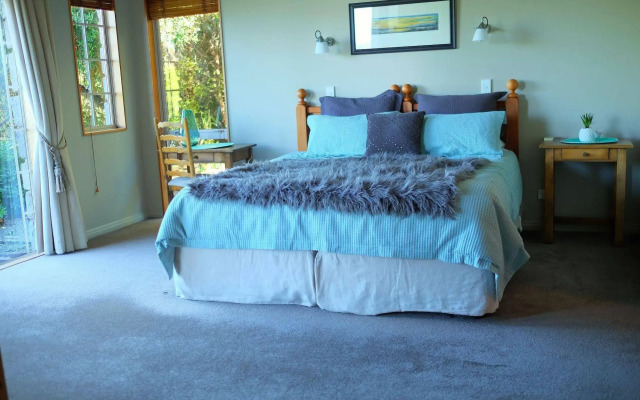 Acacia Bays Tauhara Sunrise Lodge