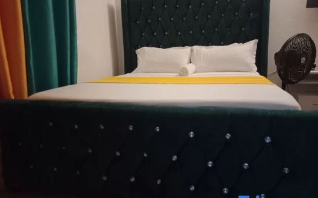 Royal Studio Apartments