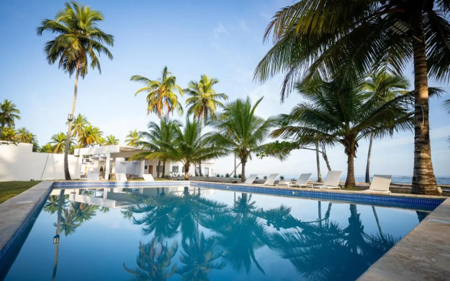 The Palm Bay Club Lodge