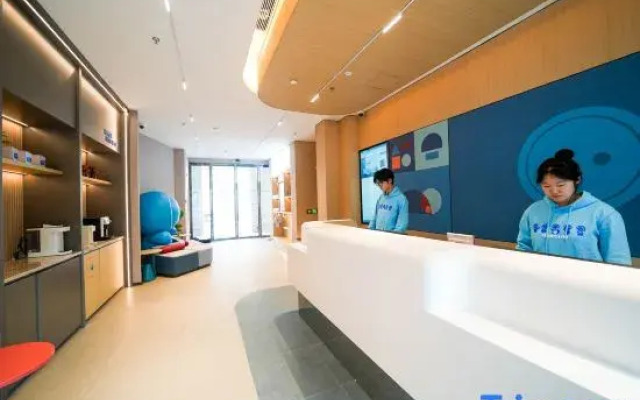 Homeinn · neo (Shanghai Lingang New City Dishui Lake Subway Station)