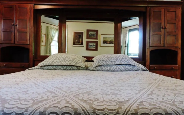 Saratoga Farmstead B&B