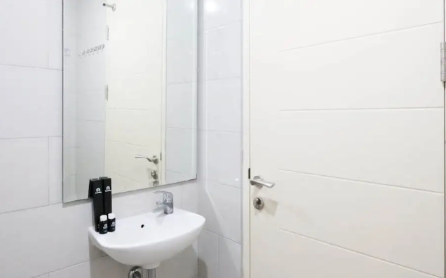 Cozy Living Studio Connected To Mall At Supermall Mansion Apartment