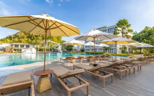 Отель BJ Beachfront