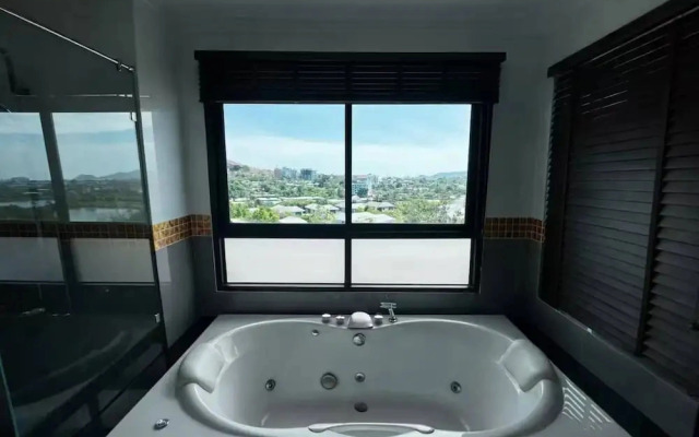Chalong Miracle Lakeview 4021