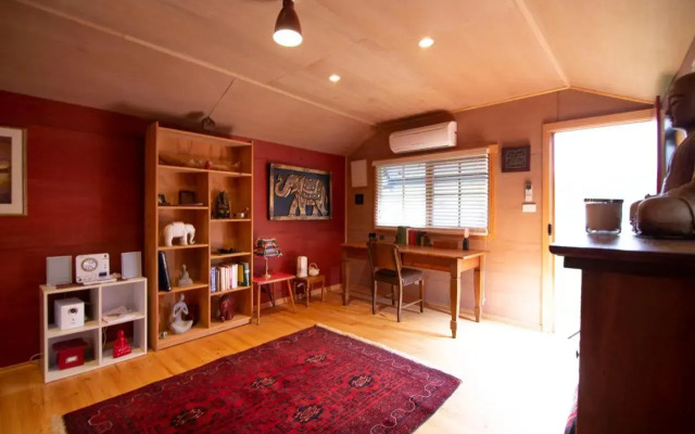 Artisan Retreat