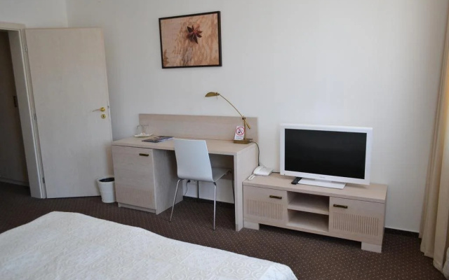 Hotel Slamený Dom