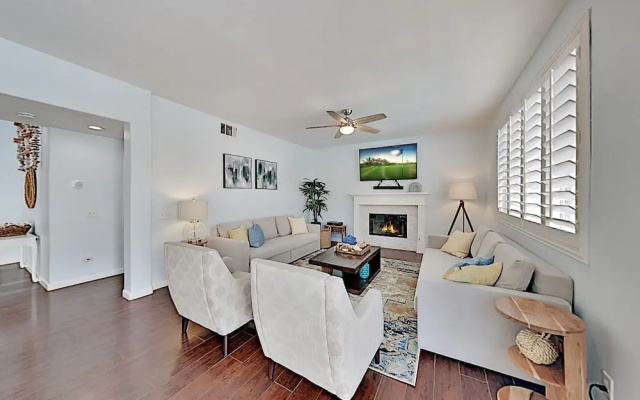 2399chat 4 Bedroom Home