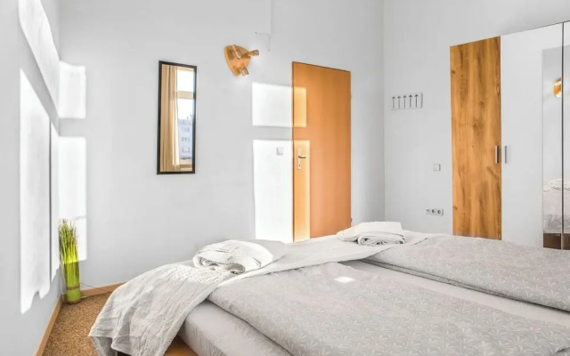 Cozy 2BR Apt Next to Millennium Tower