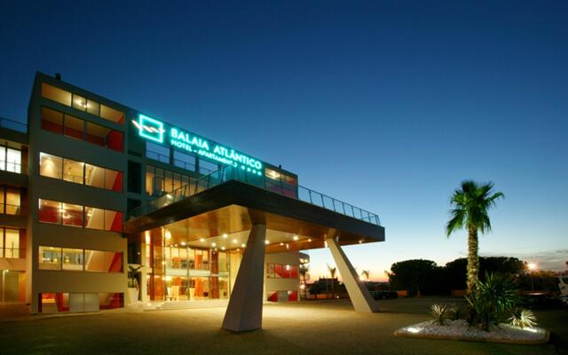 Hotel Apartamento Balaia Atlantico вид на фасад