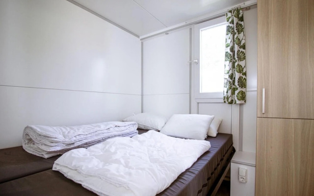 Nice Ship/boat in Biddinghuizen With 2 Bedrooms and Wifi