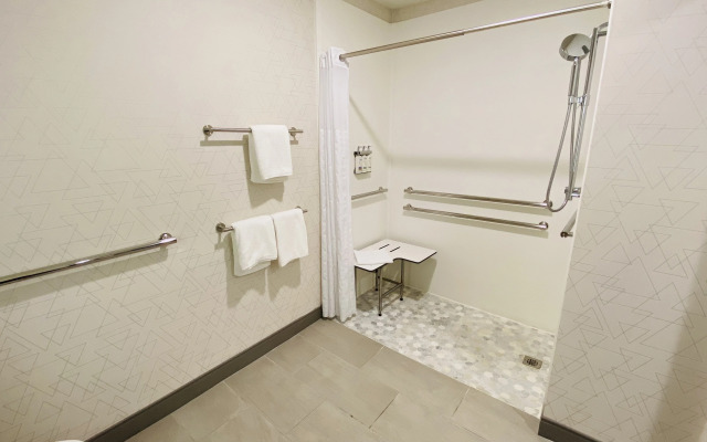 Holiday Inn Express Bluffton Inn And Suites by IHG