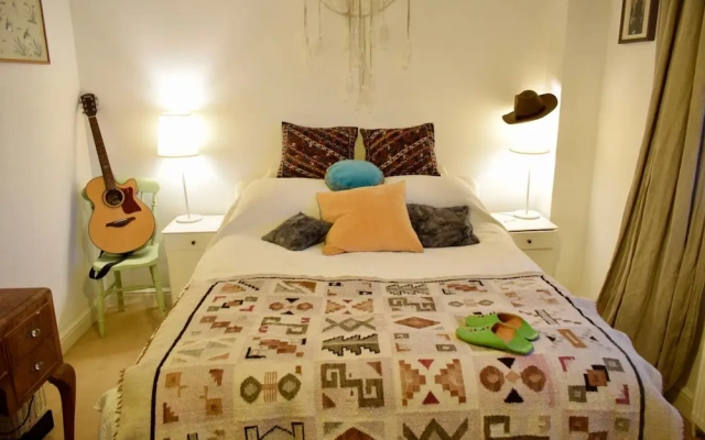 2 Bedroom Flat in West London