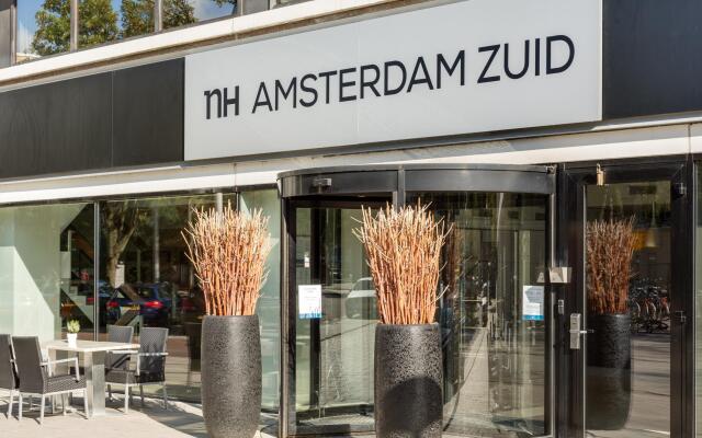 Отель NH Amsterdam Zuid вид на фасад