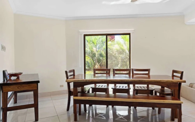 Recently Renovated Luxury Condo with Resort-Style Beach Club Access and Ocean Views