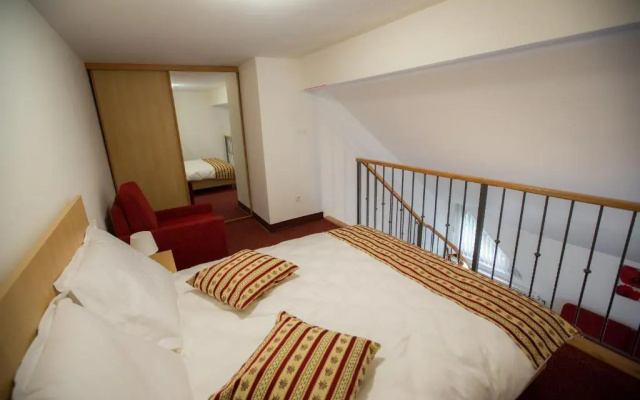 Apartments and Rooms Millennium
