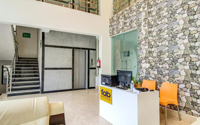 Fabhotel Emara Grand