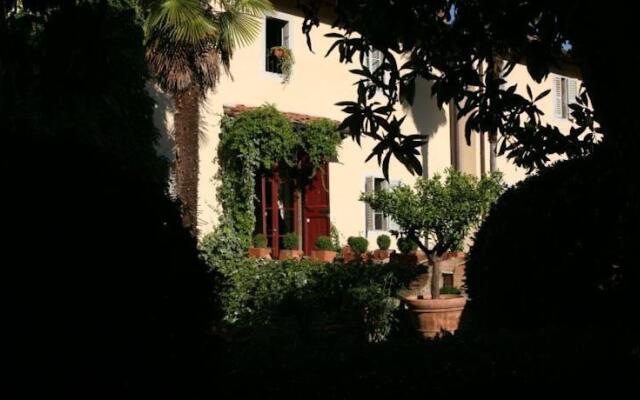 Отель Villa i Bossi Ареццо вид на фасад