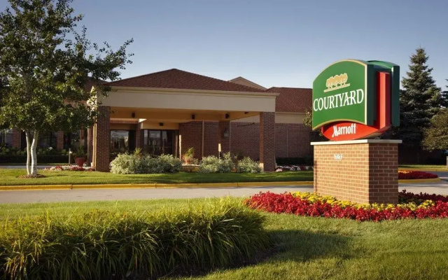 Courtyard by Marriott Milwaukee Brookfield